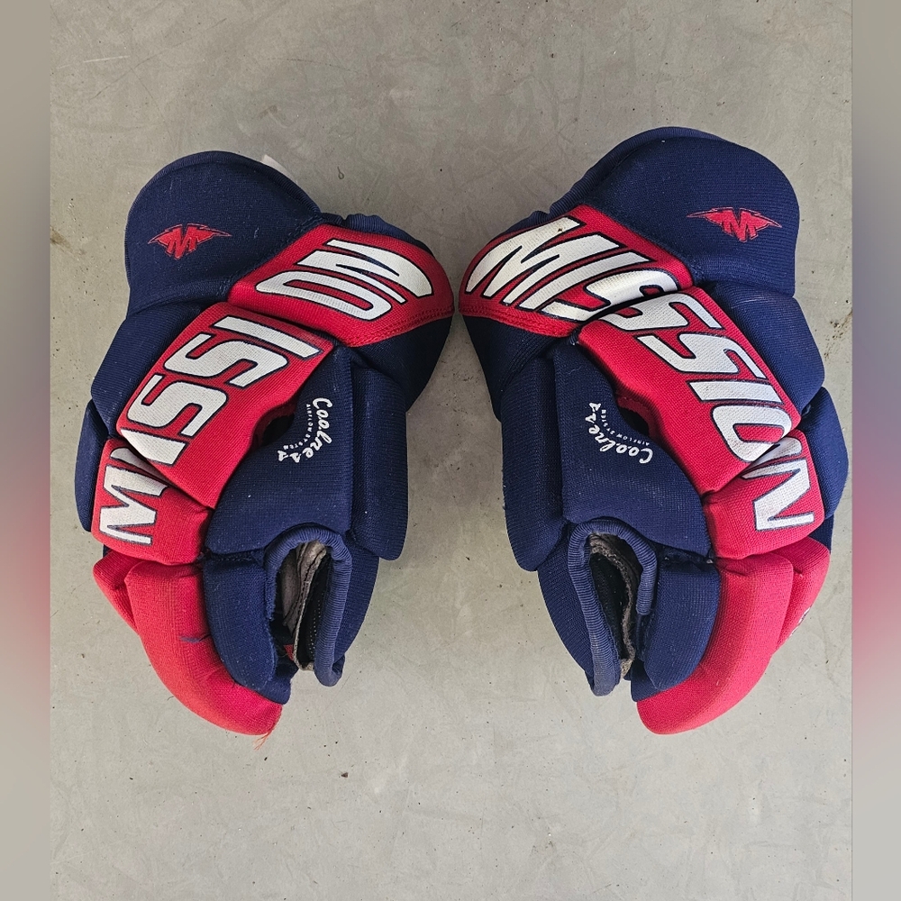 Mission Hockey Gloves